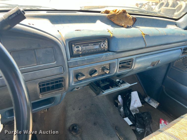 image for item MY9606 1997 Ford F450 Super Duty  flatbed truck