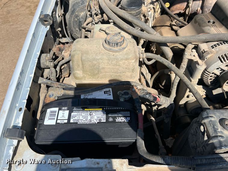 image for item MY9606 1997 Ford F450 Super Duty  flatbed truck