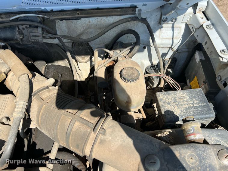 image for item MY9606 1997 Ford F450 Super Duty  flatbed truck