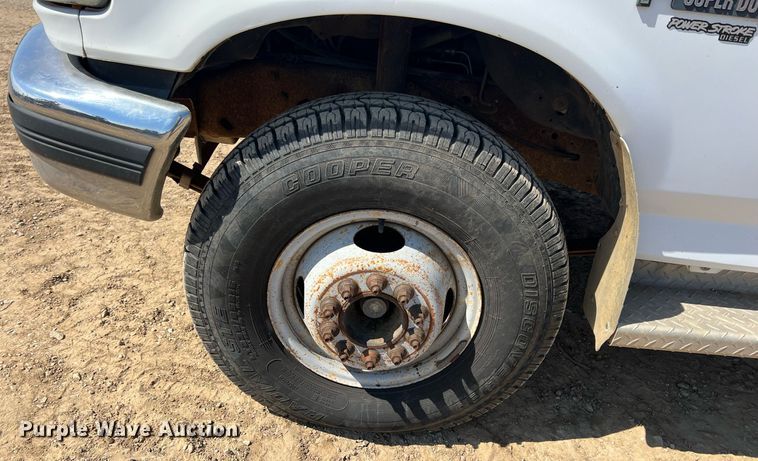 image for item MY9606 1997 Ford F450 Super Duty  flatbed truck