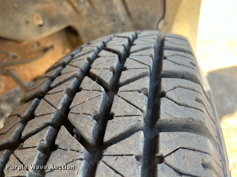 image for item MY9606 1997 Ford F450 Super Duty  flatbed truck