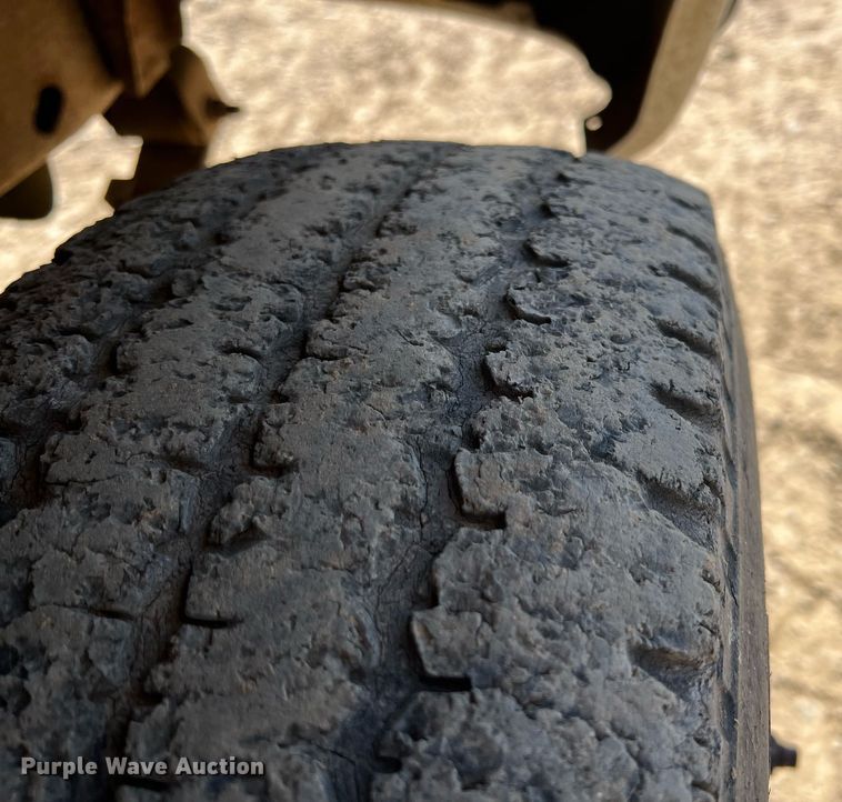 image for item MY9606 1997 Ford F450 Super Duty  flatbed truck