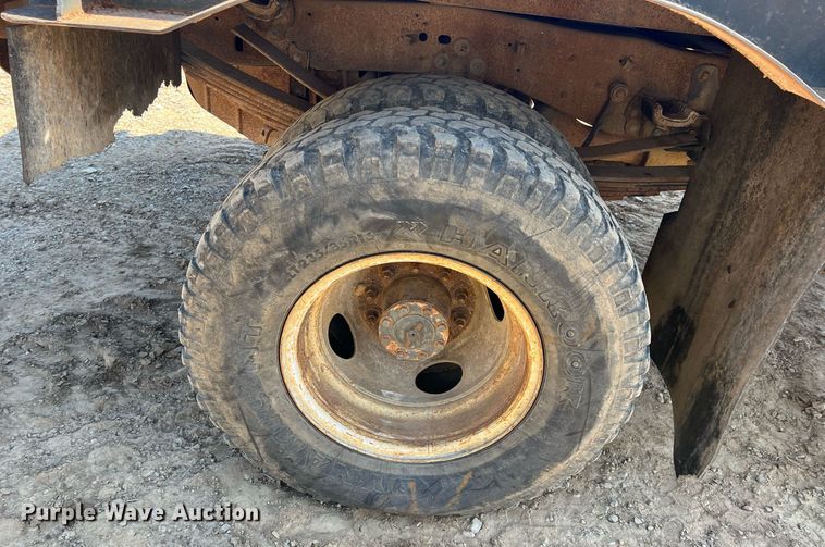 image for item MY9606 1997 Ford F450 Super Duty  flatbed truck