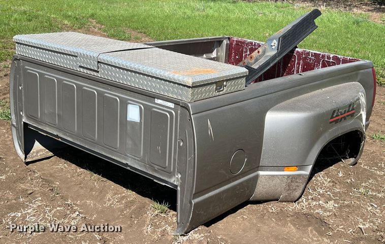 image for item MY9733 Chevrolet  pickup bed