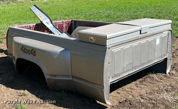 image for item MY9733 Chevrolet  pickup bed