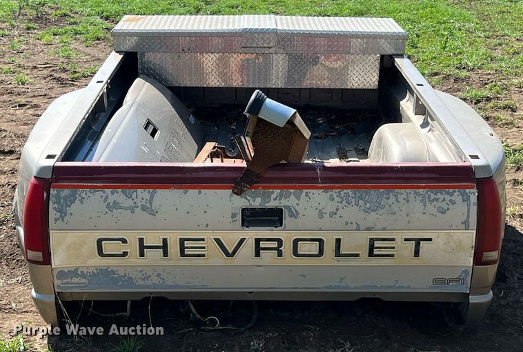 image for item MY9733 Chevrolet  pickup bed