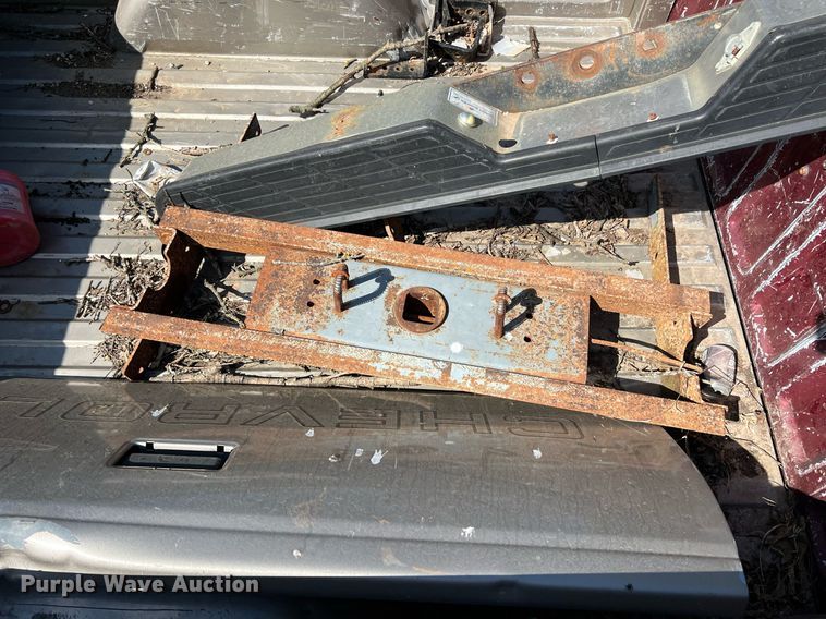 image for item MY9733 Chevrolet  pickup bed