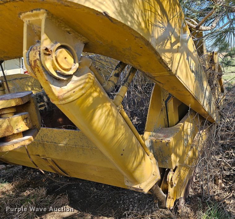 image for item DK1735 Allis Chalmers TS160  conventional scraper