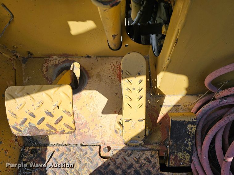 image for item DK1735 Allis Chalmers TS160  conventional scraper