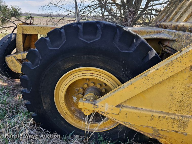 image for item DK1735 Allis Chalmers TS160  conventional scraper