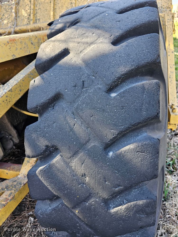 image for item DK1735 Allis Chalmers TS160  conventional scraper