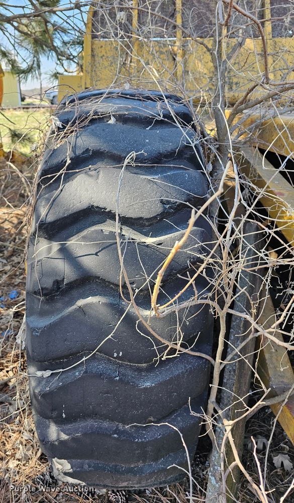 image for item DK1735 Allis Chalmers TS160  conventional scraper