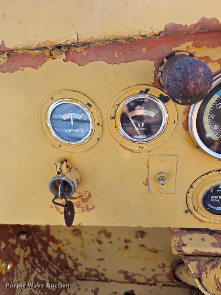 image for item DK1736 Allis Chalmers TS160  conventional scraper