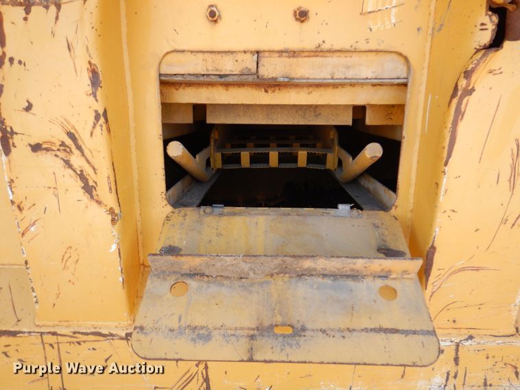 image for item DK5208 2009 Vermeer HG6000tx  horizontal grinder