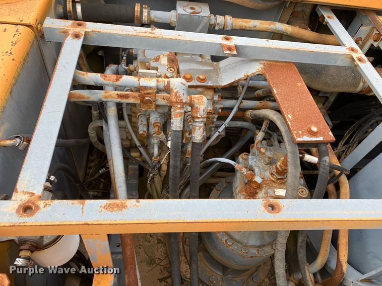 image for item DL7139 1998 Case 9020B  excavator