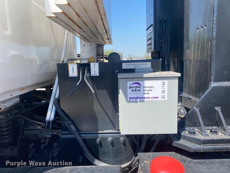 image for item DL7143 1991 White GMC Autocar  bridge inspection truck