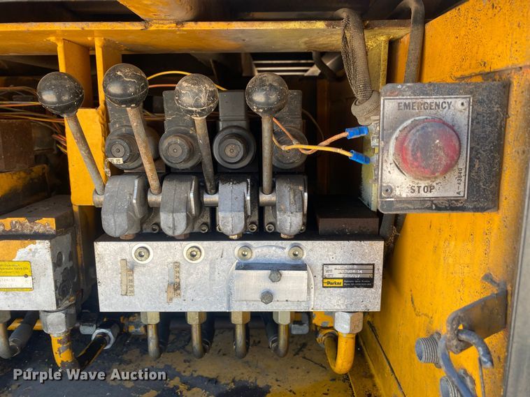 image for item DL7143 1991 White GMC Autocar  bridge inspection truck