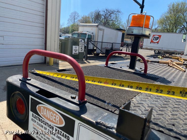 image for item DL7143 1991 White GMC Autocar  bridge inspection truck