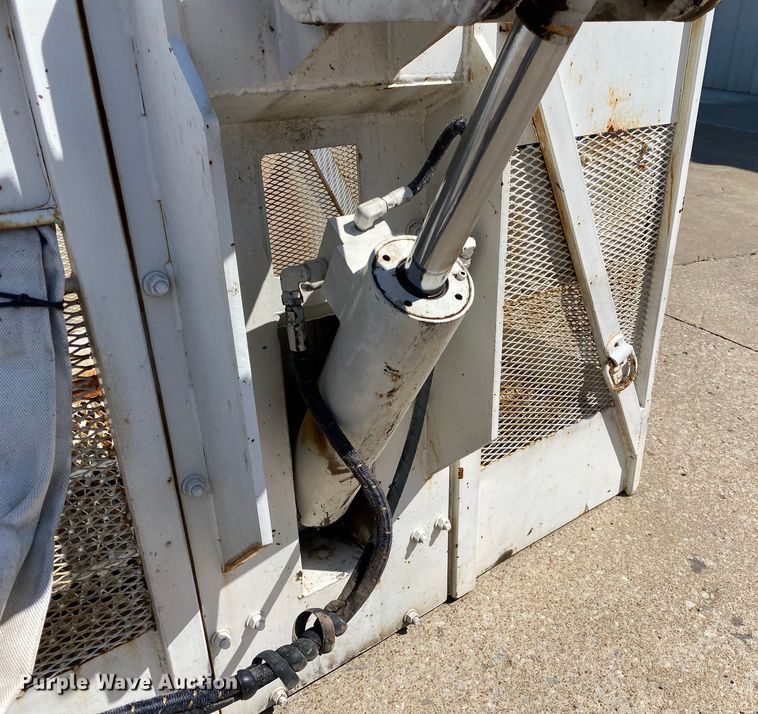 image for item DL7143 1991 White GMC Autocar  bridge inspection truck