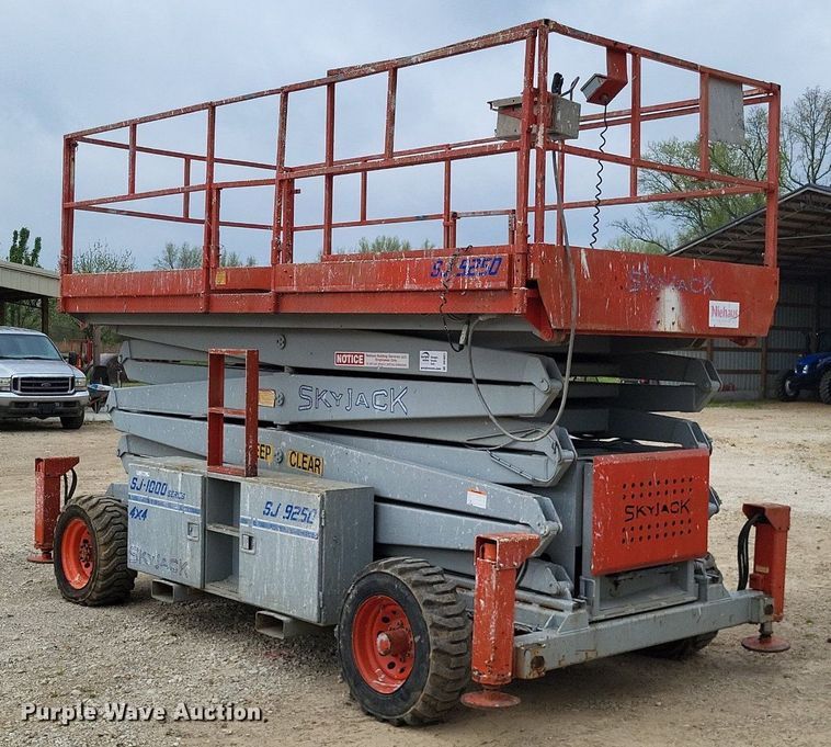 image for item DO3637 2000 Skyjack SJ9250  scissor lift