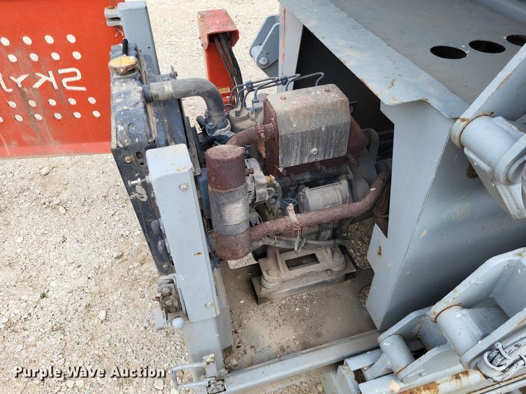 image for item DO3637 2000 Skyjack SJ9250  scissor lift