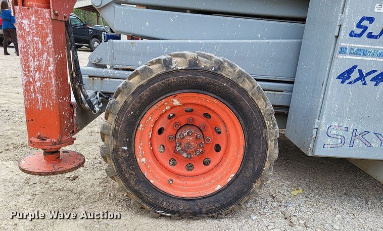 image for item DO3637 2000 Skyjack SJ9250  scissor lift