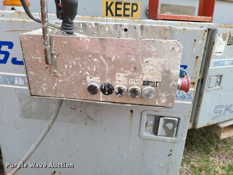 image for item DO3637 2000 Skyjack SJ9250  scissor lift