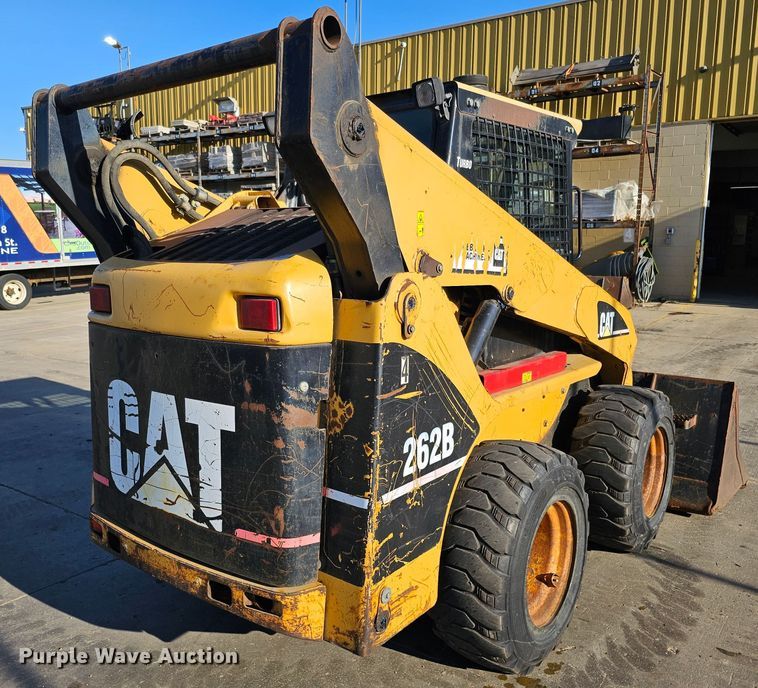 image for item DO4298 2005 Caterpillar 262B  skid steer loader