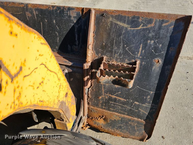 image for item DO4298 2005 Caterpillar 262B  skid steer loader