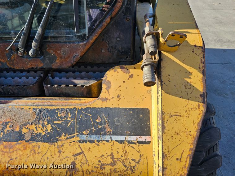 image for item DO4298 2005 Caterpillar 262B  skid steer loader