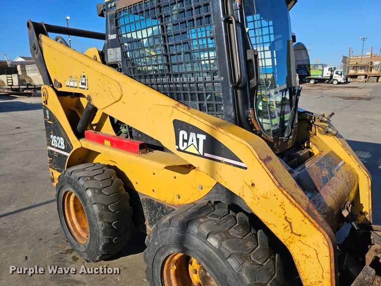 image for item DO4298 2005 Caterpillar 262B  skid steer loader