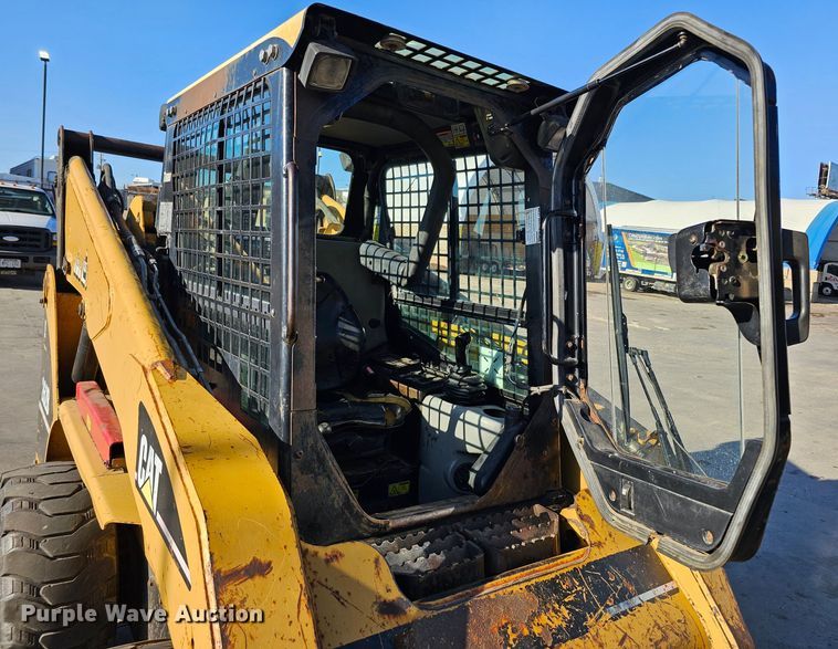 image for item DO4298 2005 Caterpillar 262B  skid steer loader