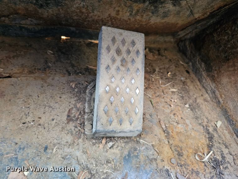 image for item DO4298 2005 Caterpillar 262B  skid steer loader