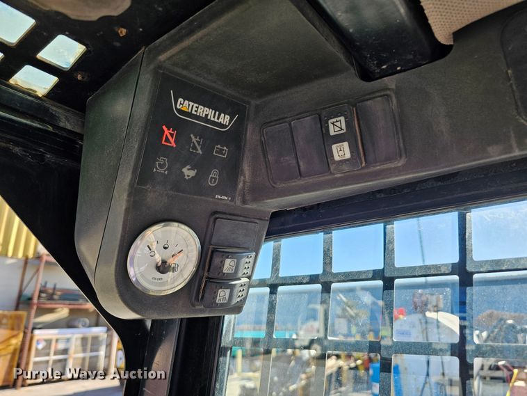 image for item DO4298 2005 Caterpillar 262B  skid steer loader