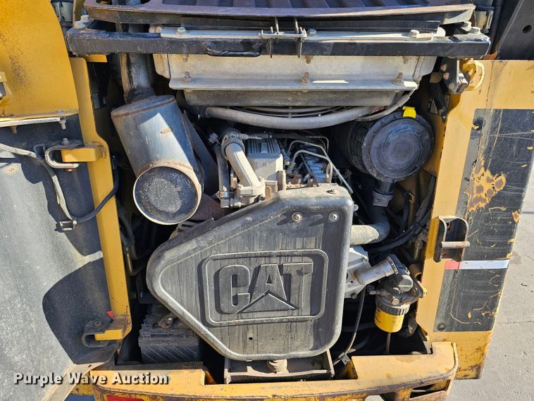 image for item DO4298 2005 Caterpillar 262B  skid steer loader