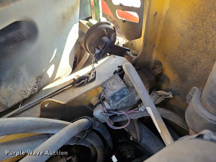 image for item DO4298 2005 Caterpillar 262B  skid steer loader