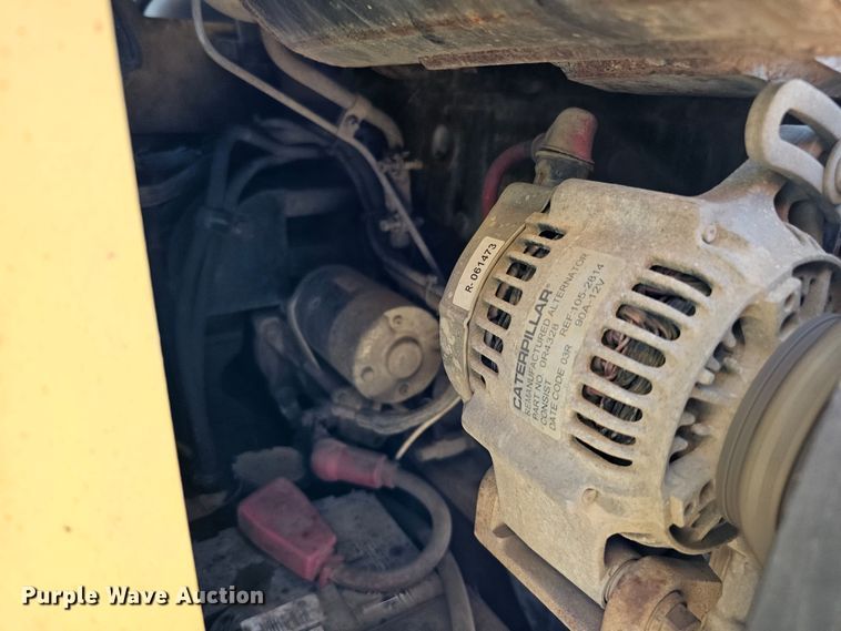 image for item DO4298 2005 Caterpillar 262B  skid steer loader