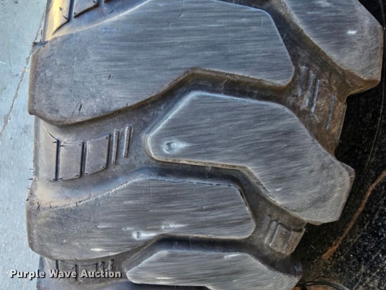 image for item DO4298 2005 Caterpillar 262B  skid steer loader