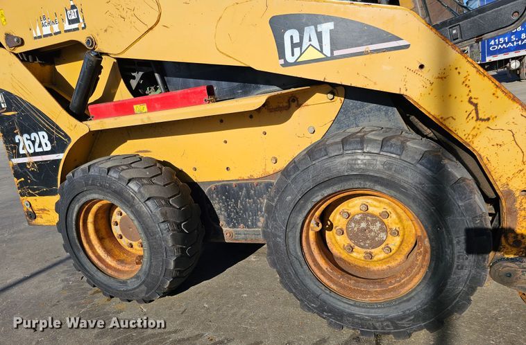 image for item DO4298 2005 Caterpillar 262B  skid steer loader