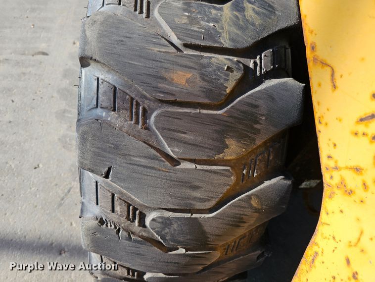 image for item DO4298 2005 Caterpillar 262B  skid steer loader