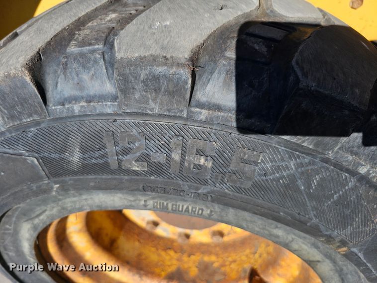 image for item DO4298 2005 Caterpillar 262B  skid steer loader