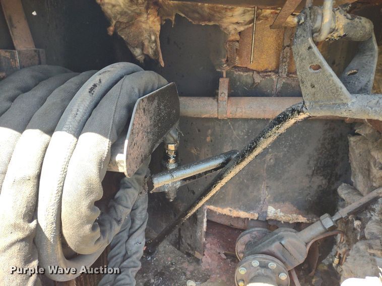 image for item DQ1651 1995 Crafco EZ Pour 200D  melter applicator