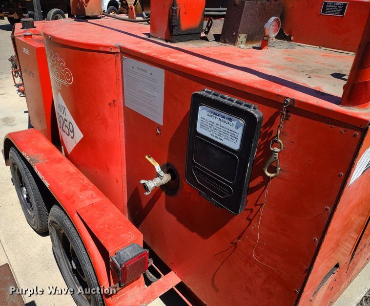 image for item DQ1651 1995 Crafco EZ Pour 200D  melter applicator