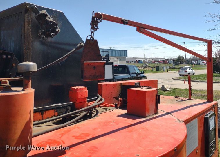 image for item DQ1651 1995 Crafco EZ Pour 200D  melter applicator