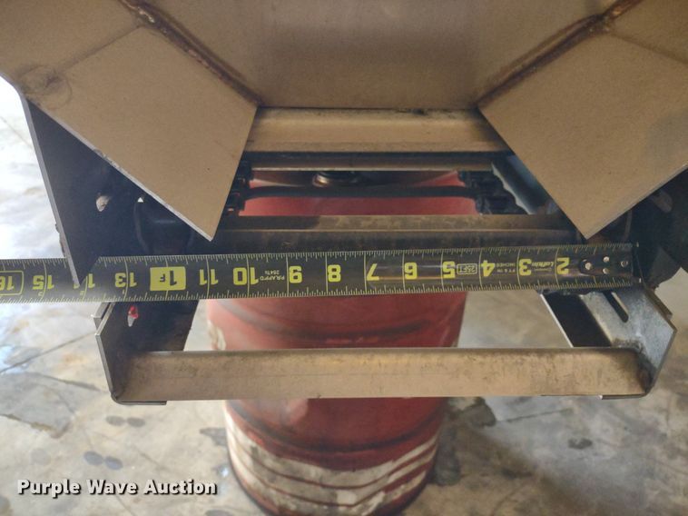 image for item DQ1655 Henderson FSP2x8xELECTRIC  spreader