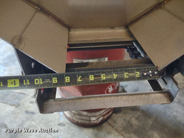 image for item DQ1655 Henderson FSP2x8xELECTRIC  spreader