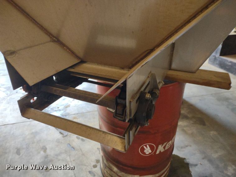 image for item DQ1655 Henderson FSP2x8xELECTRIC  spreader