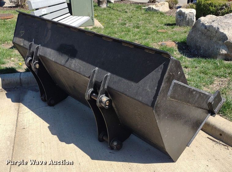 image for item DQ1656 North American Attachment  loader bucket