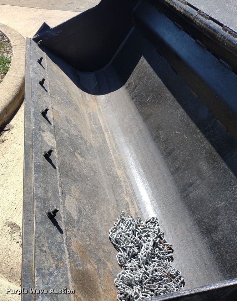 image for item DQ1656 North American Attachment  loader bucket