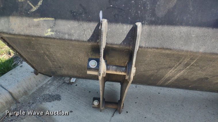 image for item DQ1656 North American Attachment  loader bucket